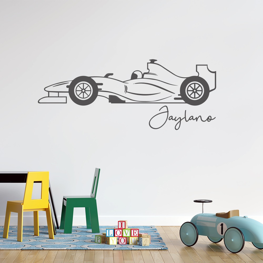 muursticker bestel je bij naambordjevoordeur.nl. Kinderkamer muursticker Formule Raceauto met naam