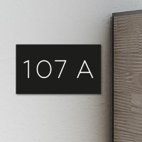 Huisnummerbordje Zwart | 12x6 cm